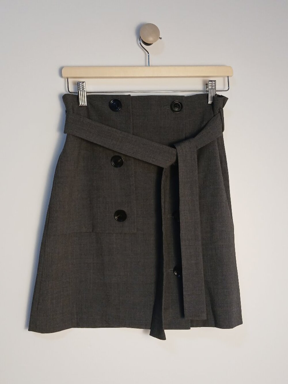 Contemporaine Simons Grey Pleated Knee Length Skirt Size 4 Double Button Belted